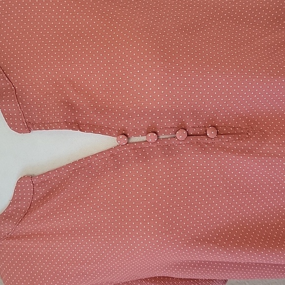 Curvy Girl 1x Flowy Boho Pink Polka Dot Blouse 1X - Picture 3 of 7